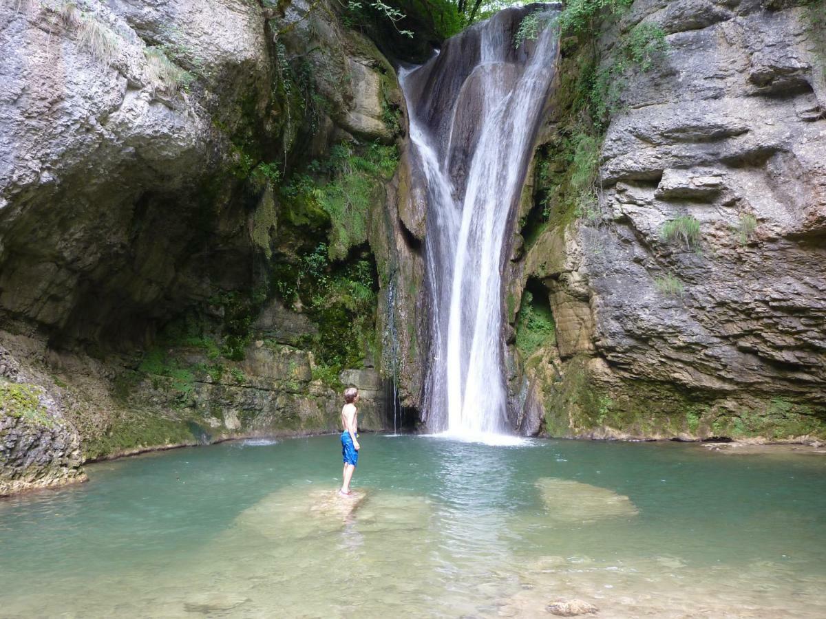 Goute La Vie Bed and Breakfast Marchamp Εξωτερικό φωτογραφία
