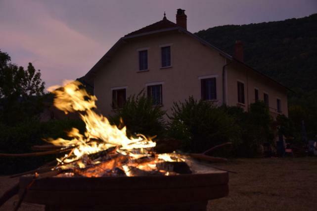 Goute La Vie Bed and Breakfast Marchamp Εξωτερικό φωτογραφία