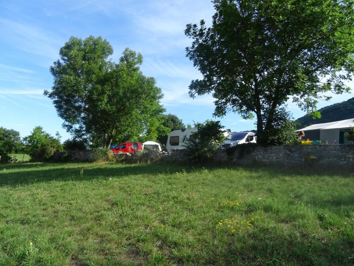 Goute La Vie Bed and Breakfast Marchamp Εξωτερικό φωτογραφία